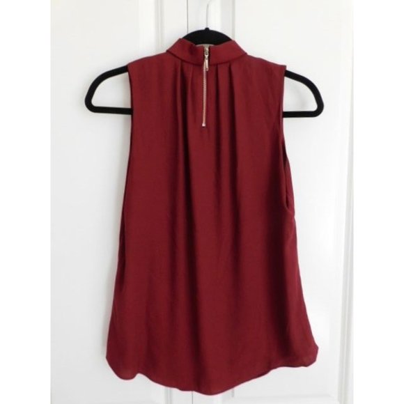 White House Black Market WHBM Maroon Keyhole Pleated Chiffon Blouse size 2 - Picture 6 of 7